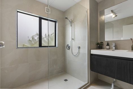 Photo of property in 50 Lagoon Way, West Harbour, Auckland, 0618