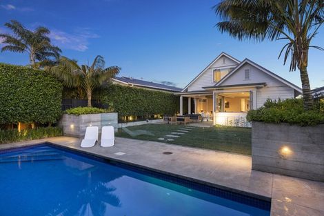 Photo of property in 7 Westmere Crescent, Westmere, Auckland, 1022