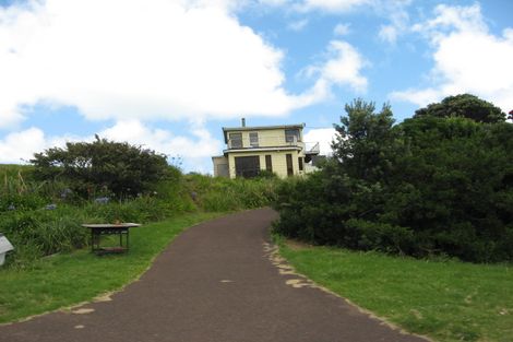 Photo of property in 85 Waitea Road, Muriwai, Waimauku, 0881