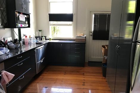 Photo of property in 35 Wheturangi Road, Greenlane, Auckland, 1051