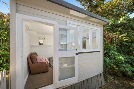 Photo of property in 195 Hinemoa Street, Birkenhead, Auckland, 0626