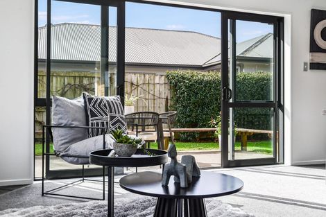 Photo of property in 16 Twin Willow Close, Cambridge, 3434