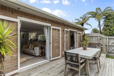 Photo of property in 13 Fernleigh Street, Ferndale, New Plymouth, 4310