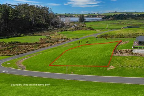 Photo of property in 2 Taha Puke Road, Okura Bush, Silverdale, 0794