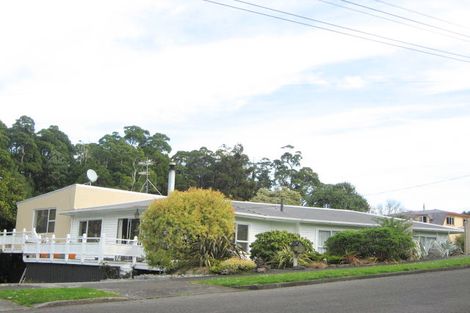 Photo of property in 4 Elizabeth Place, Ferndale, New Plymouth, 4310