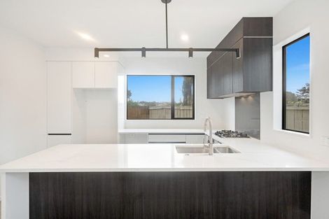 Photo of property in 43d Fitzherbert Avenue, West Harbour, Auckland, 0618