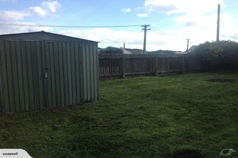 Photo of property in 5 Karewa Street, Castlecliff, Whanganui, 4501