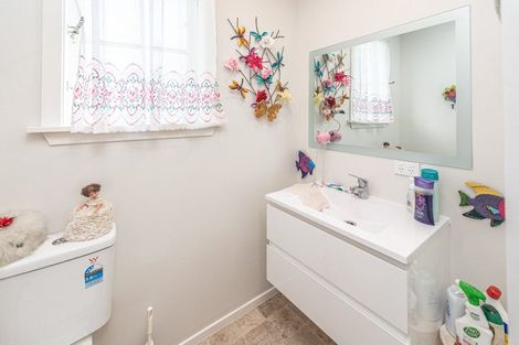 Photo of property in 52 Cuba Street, Marton, 4710