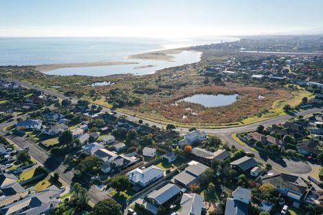 Photo of property in 15b Winton Street, Paraparaumu Beach, Paraparaumu, 5032