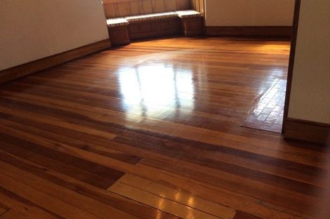 Photo of property in 80 Beechdale Crescent, Pakuranga Heights, Auckland, 2010