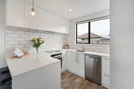 Photo of property in 10 Kingsbridge West, Burwood, Christchurch, 8083