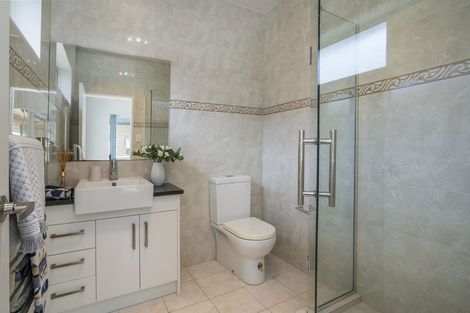 Photo of property in 11 Erceg Way, Rosehill, Papakura, 2113