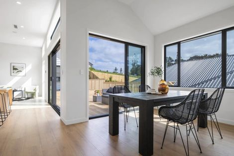 Photo of property in 17 Awanui Road, Red Beach, 0932