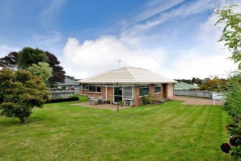 Photo of property in 8 Hollinger Place, Nawton, Hamilton, 3200