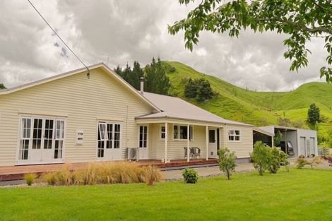 Photo of property in 709 Weber Road, Waitahora, Dannevirke, 4971