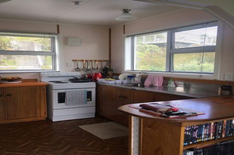 Photo of property in 2/63 Mandalay Terrace, Khandallah, Wellington, 6035