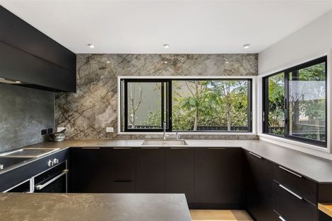 Photo of property in 9 Quebec Road, Milford, Auckland, 0620