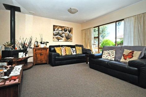 Photo of property in 2/13 Waitaki Street, Henderson, Auckland, 0612