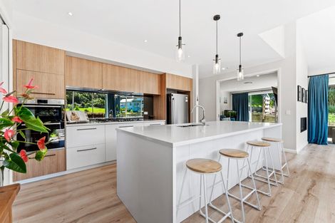 Photo of property in 5b Hobbs Road, Matakatia, Whangaparaoa, 0930