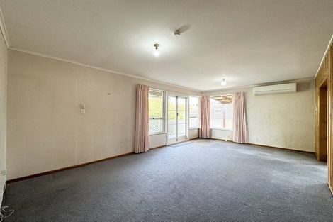 Photo of property in 7 Lyford Crescent, Sunnynook, Auckland, 0620