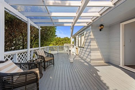 Photo of property in 37 Gosford Drive, Botany Downs, Auckland, 2010