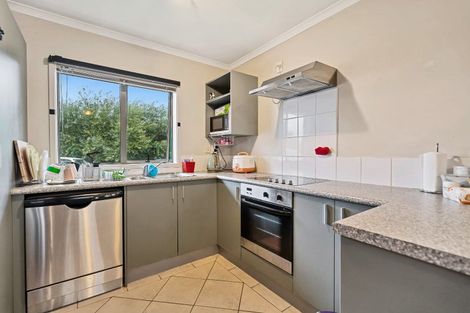 Photo of property in 18 Barnea Circle, Glen Eden, Auckland, 0602