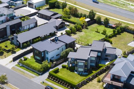 Photo of property in 14 Pukenamu Road, Rainbow Point, Taupo, 3330