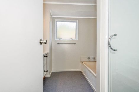 Photo of property in 19 Oaklands Grove, Clouston Park, Upper Hutt, 5018