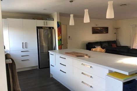 Photo of property in 8b Hayley Grove, Papamoa Beach, Papamoa, 3118