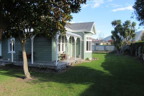 Photo of property in 43 Rhodes Street, Waimate, 7924