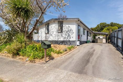 Photo of property in 38 Larchmont Grove, Totara Park, Upper Hutt, 5018