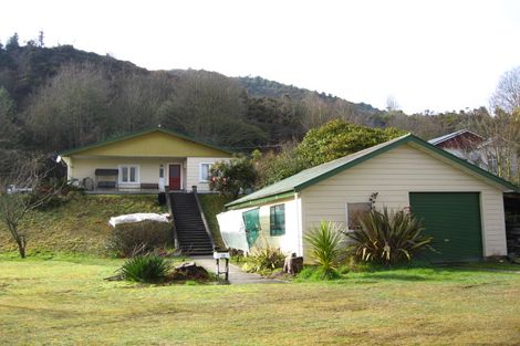Photo of property in 15 Bridge Street, Reefton, 7830