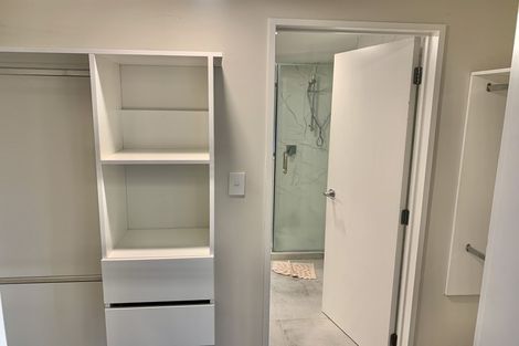 Photo of property in 33 Diana Drive, Glenfield, Auckland, 0627