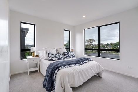 Photo of property in 4b Unsworth Drive, Unsworth Heights, Auckland, 0632