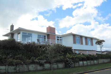 Photo of property in 2 Kapiti Terrace, Castlecliff, Whanganui, 4501
