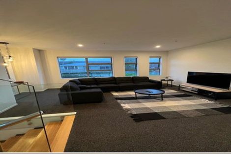 Photo of property in 37 Newington Road, Henderson, Auckland, 0612