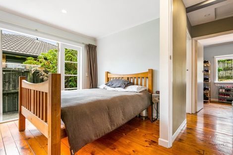 Photo of property in 96 Godley Road, Green Bay, Auckland, 0604