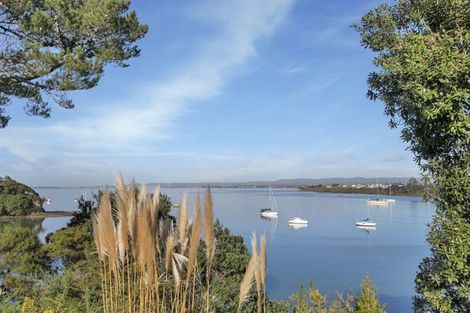 Photo of property in 2/11 Beach Haven Road, Beach Haven, Auckland, 0626