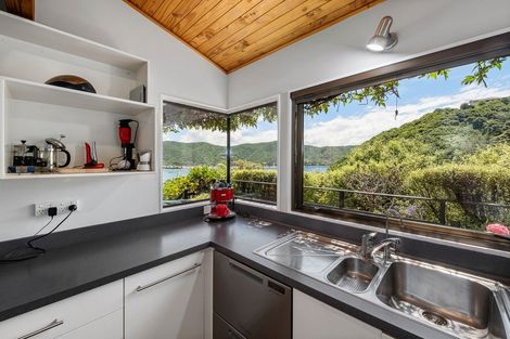 Photo of property in 8b Amelia Crescent, Waikawa, Picton, 7220