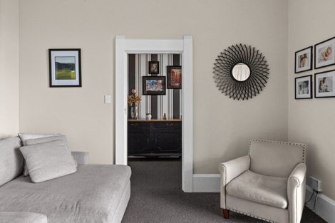 Photo of property in 10 Cobden Road, Bluff Hill, Napier, 4110