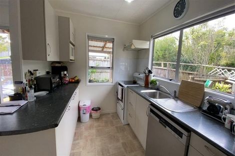 Photo of property in 135 Moire Road, West Harbour, Auckland, 0618