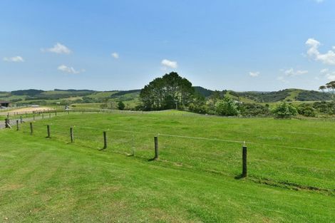 Photo of property in 639 Peak Road, Helensville, 0875