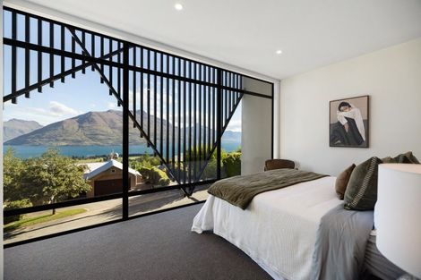 Photo of property in 14 Vancouver Drive, Queenstown, 9300