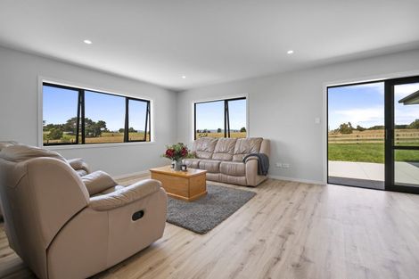 Photo of property in 539 Cemetery Road, Sanson, Palmerston North, 4479