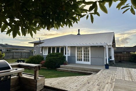 Photo of property in 556a Queen Street East, Levin, 5510