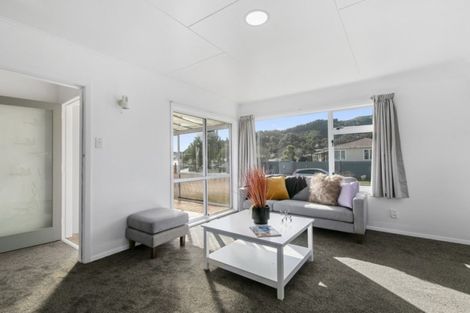 Photo of property in 61 Russell Road, Wainuiomata, Lower Hutt, 5014