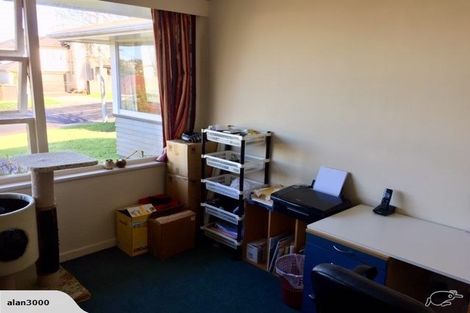 Photo of property in 79 Hillcrest Avenue, Hillcrest, Auckland, 0627