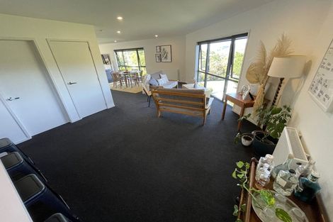 Photo of property in 6 Castle Crescent, Stokes Valley, Lower Hutt, 5019