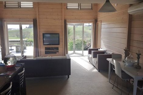 Photo of property in 47 Golding Road, Pukekohe, 2677