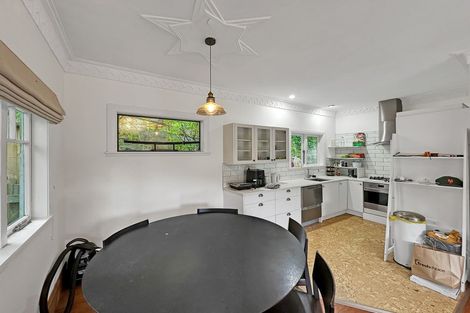 Photo of property in 54 Moana Road, Kelburn, Wellington, 6012